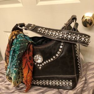 NWT Country Road purse